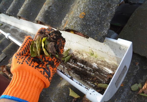 Clogged Gutter Cleaning